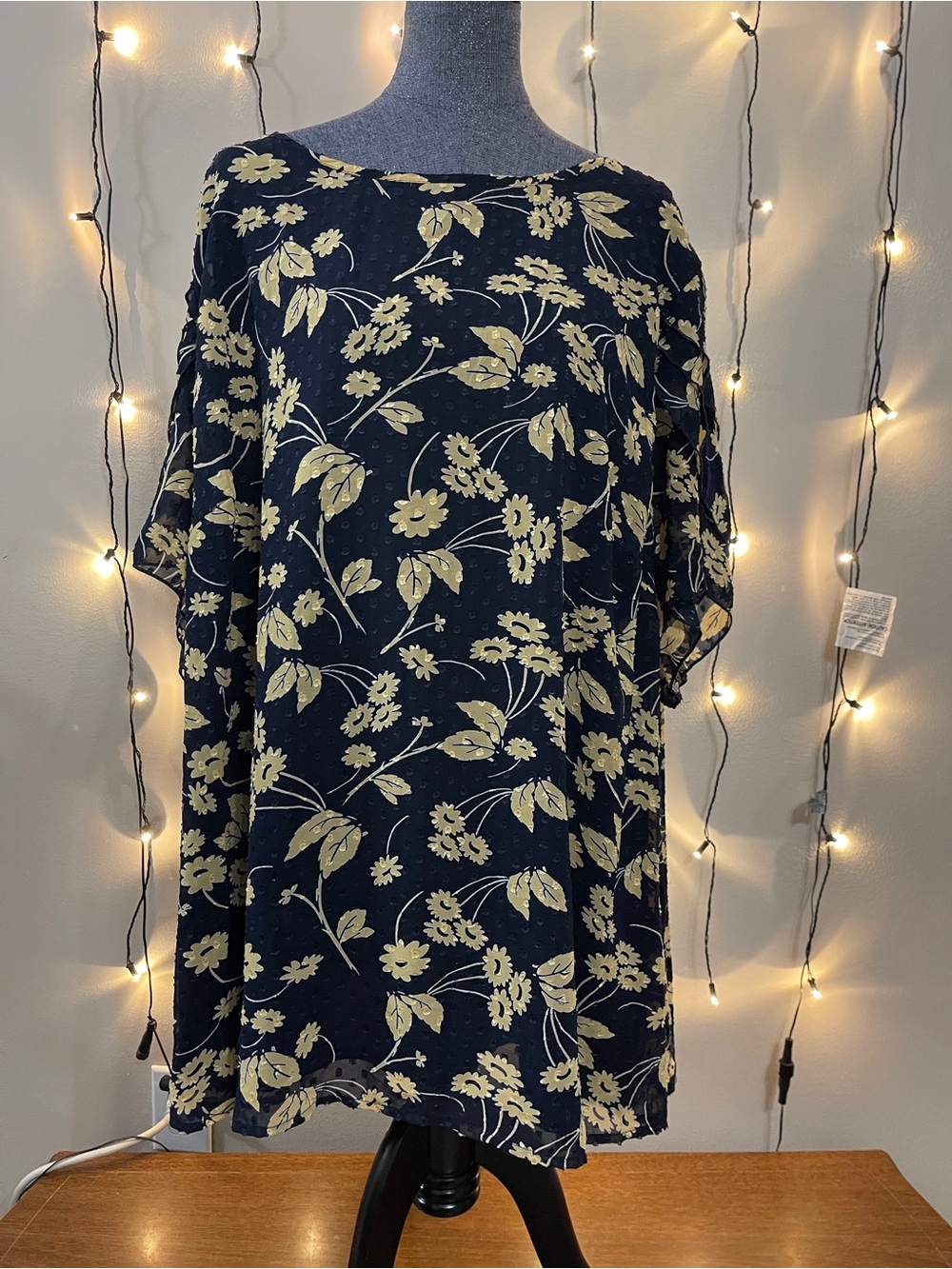 Women’s Navy and Gold Floral Tunic BloomChic